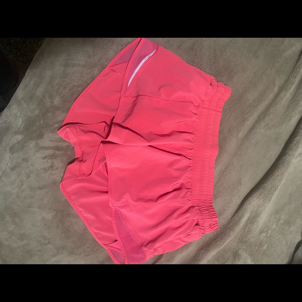 Lululemon hotty hot 2.5 shorts